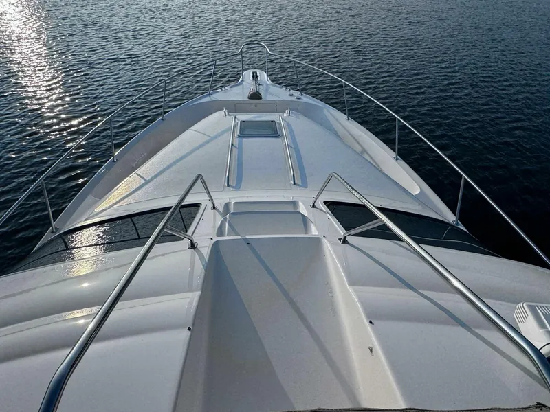 Slide: The Image of Sea Ray 450 Express Bridge 2000 - 10