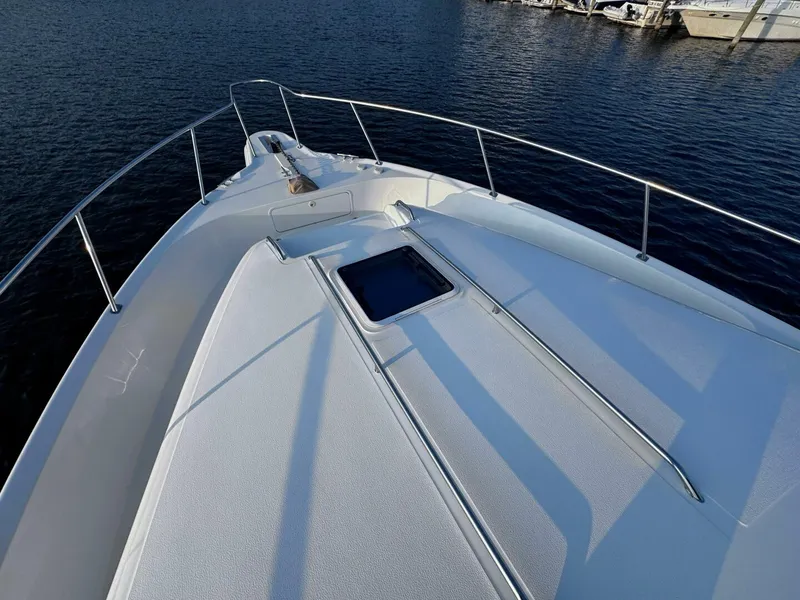 Slide: The Image of Sea Ray 450 Express Bridge 2000 - 12