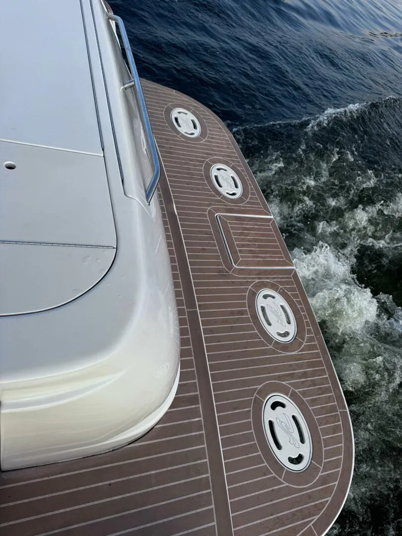 Slide: The Image of Sea Ray 450 Express Bridge 2000 - 21