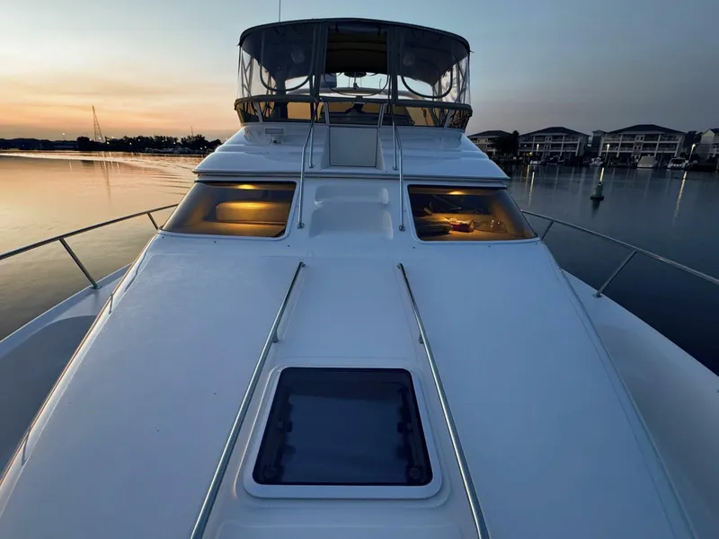 Slide: The Image of Sea Ray 450 Express Bridge 2000 - 23