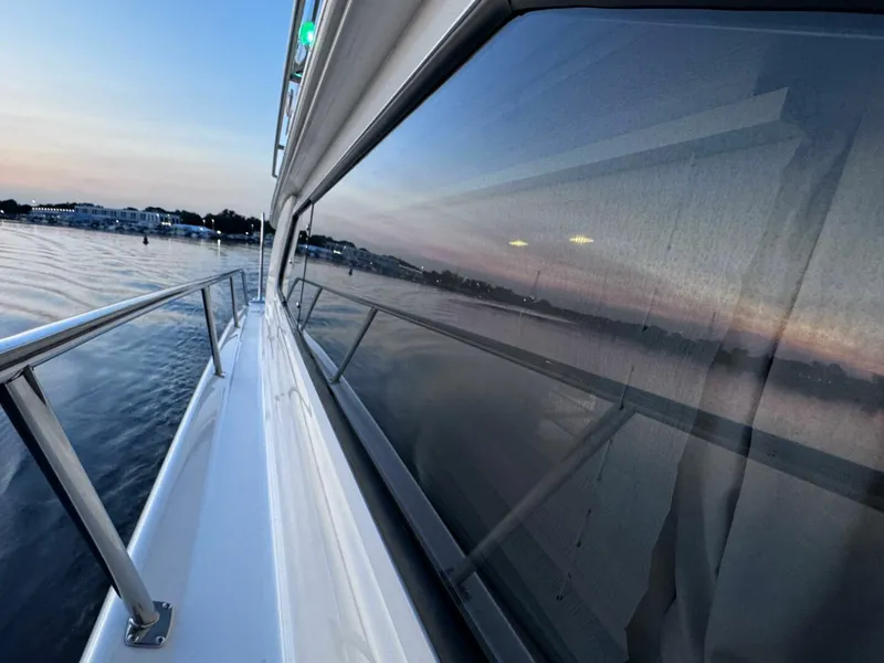 Slide: The Image of Sea Ray 450 Express Bridge 2000 - 25