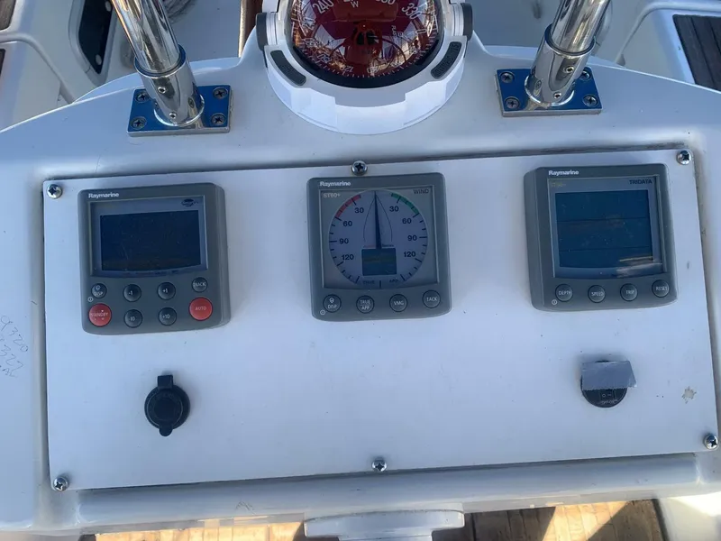 Slide: The Image of Beneteau 463 1998 - 11