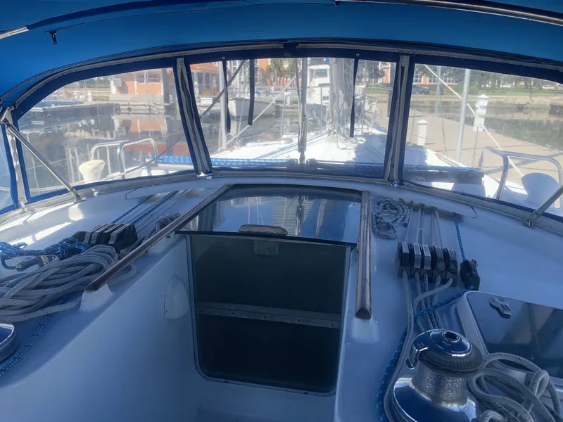 Slide: The Image of Beneteau 463 1998 - 13