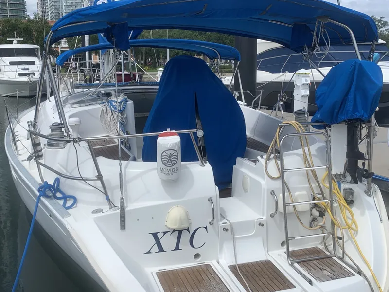 Slide: The Image of Beneteau 463 1998 - 14