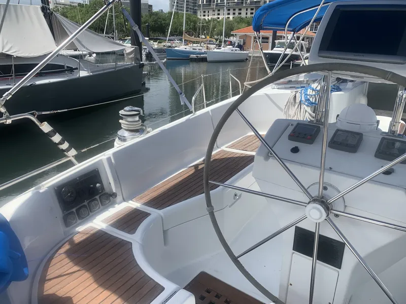 Slide: The Image of Beneteau 463 1998 - 18