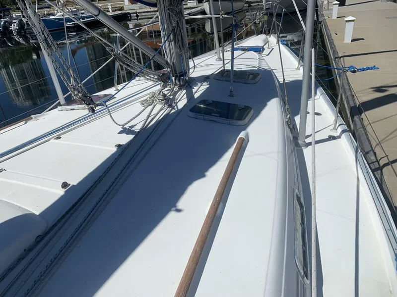 Slide: The Image of Beneteau 463 1998 - 4