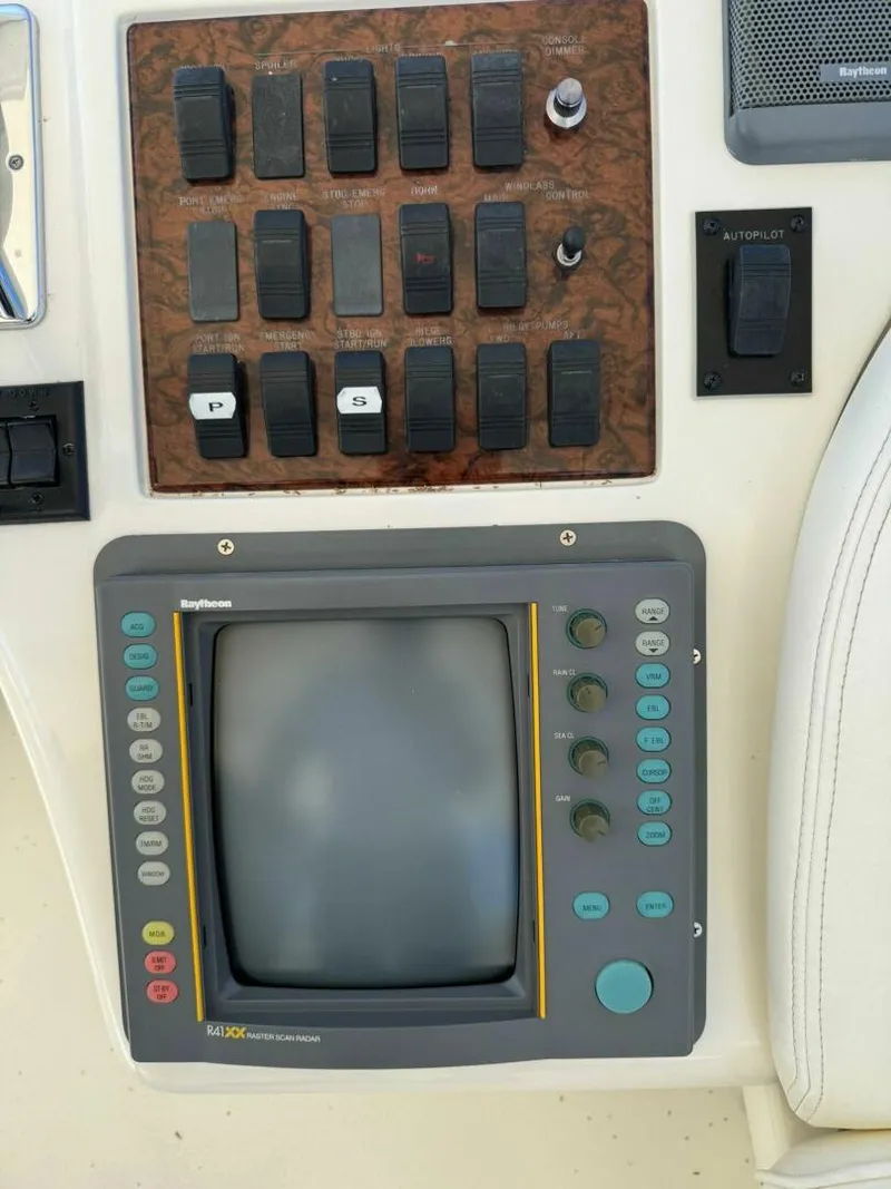 Slide: The Image of Sea Ray 420 Aft Cabin 1999 - 7