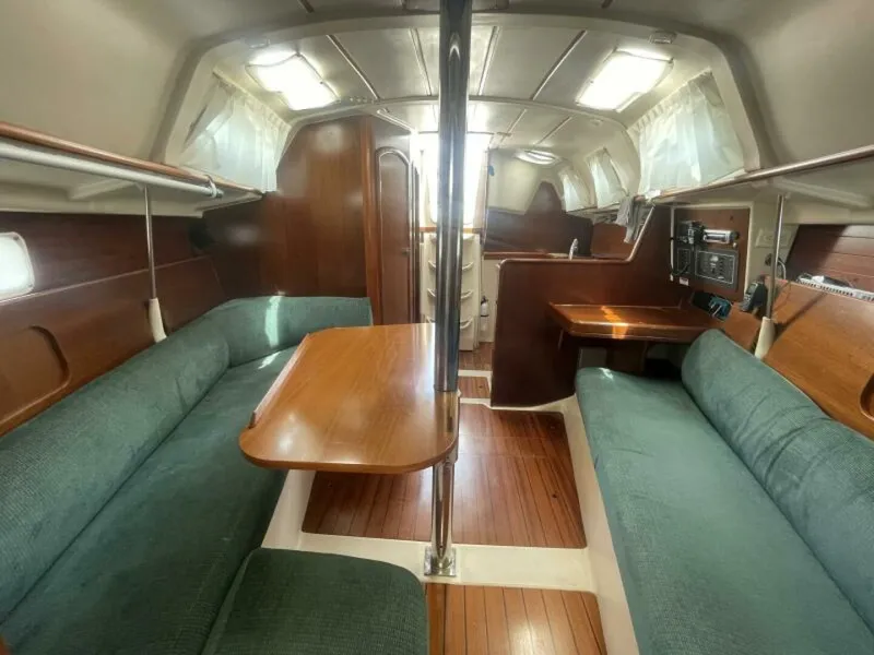 Slide: The Image of Beneteau Oceanis 321 1999 - 10