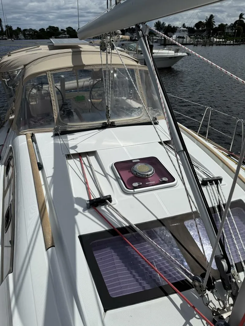 Slide: The Image of Beneteau 43 2012 - 18