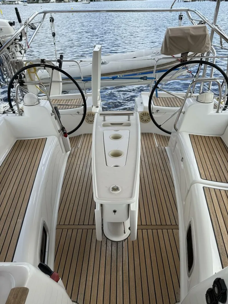 Slide: The Image of Beneteau 43 2012 - 32