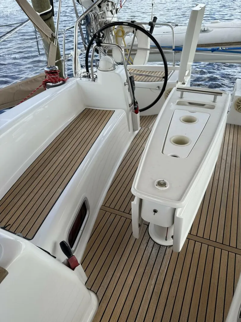 Slide: The Image of Beneteau 43 2012 - 33