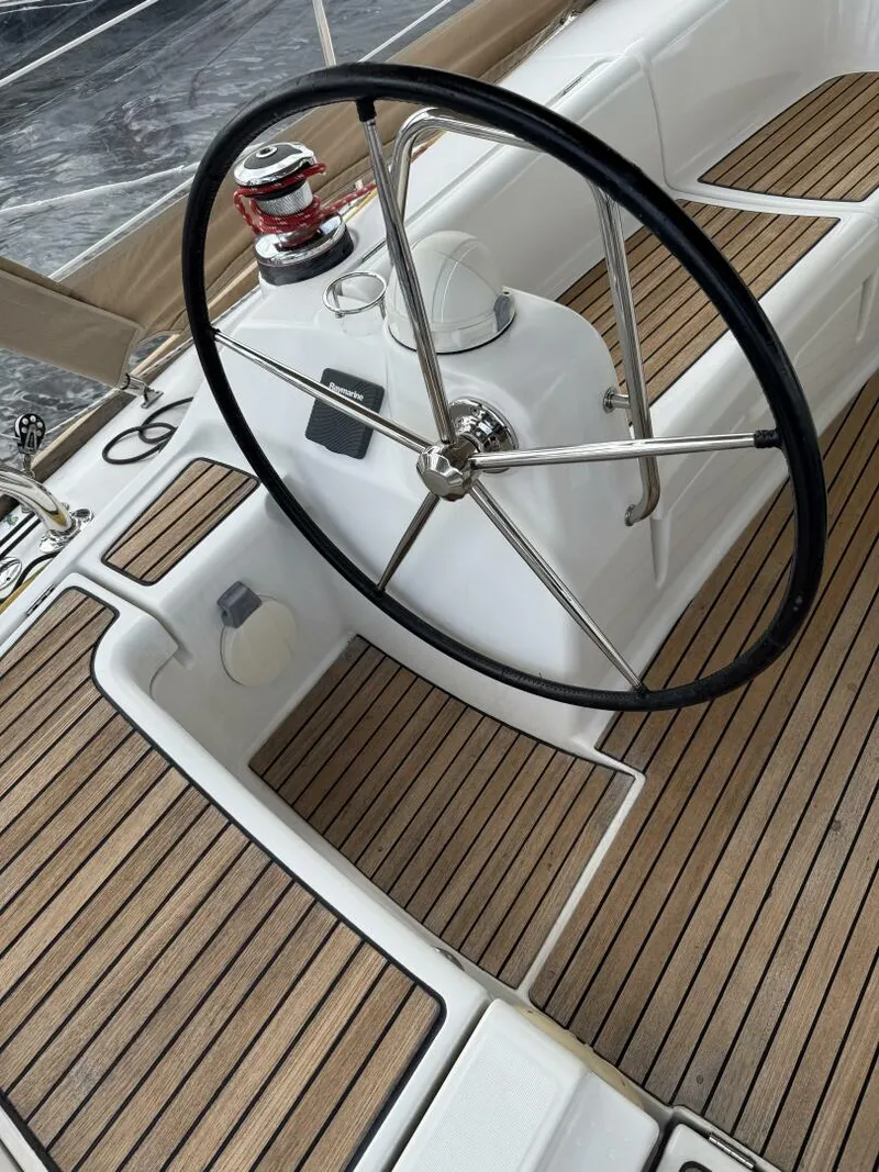 Slide: The Image of Beneteau 43 2012 - 40