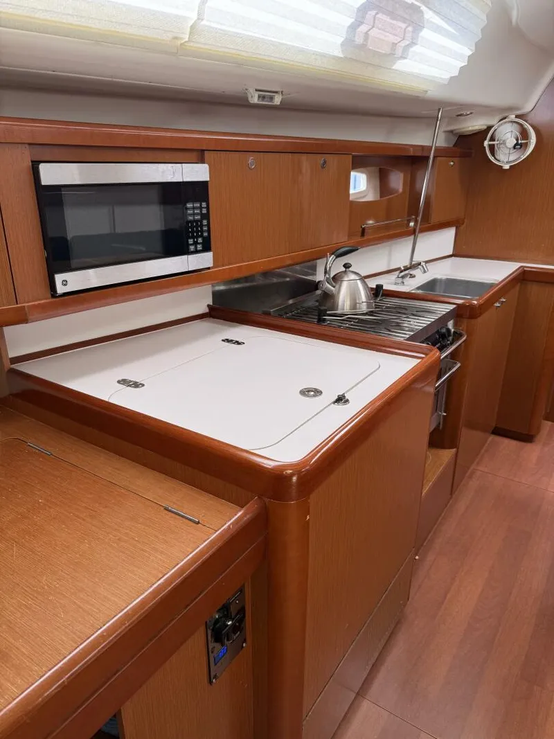Slide: The Image of Beneteau 43 2012 - 73