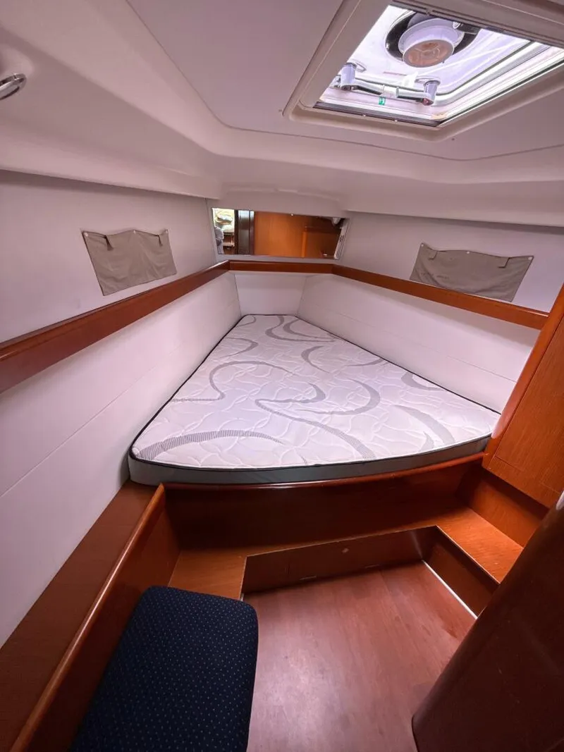 Slide: The Image of Beneteau 43 2012 - 86