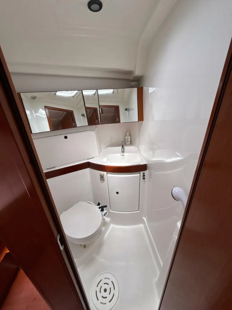 Slide: The Image of Beneteau 43 2012 - 90