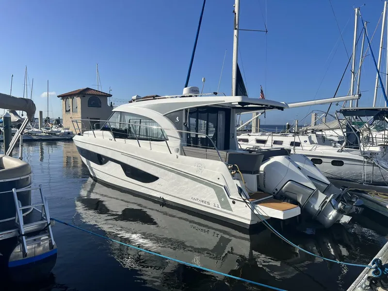 Slide: The Image of Beneteau Antares 11 2024 - 16