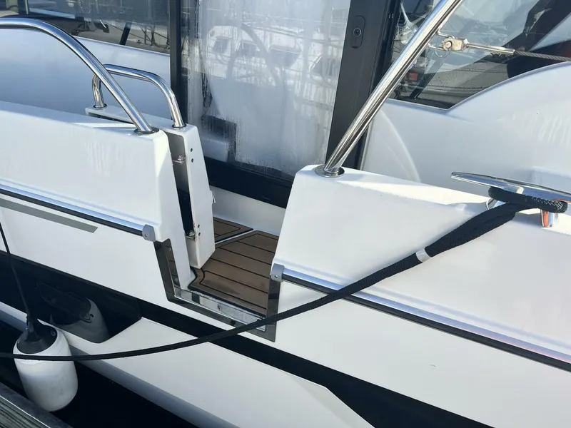 Slide: The Image of Beneteau Antares 11 2024 - 17