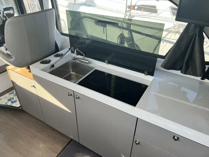 Slide: The Image of Beneteau Antares 11 2024 - 18