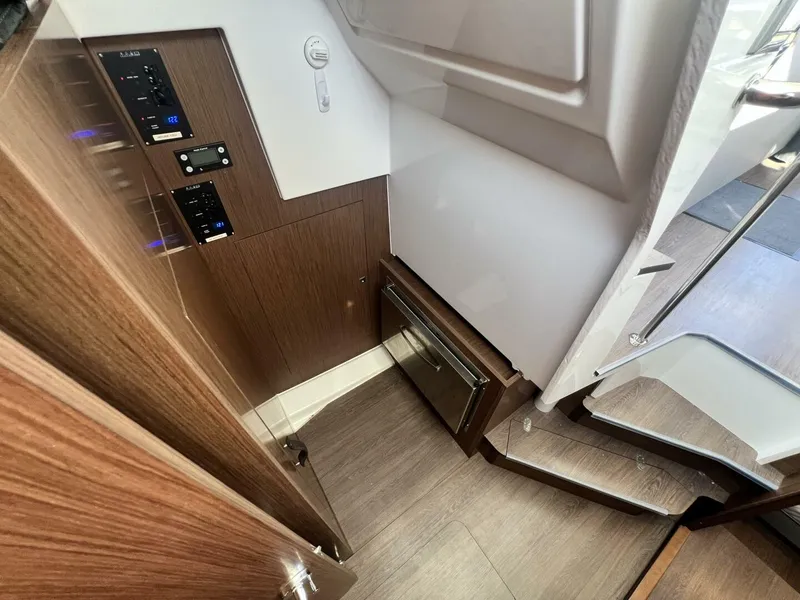 Slide: The Image of Beneteau Antares 11 2024 - 21