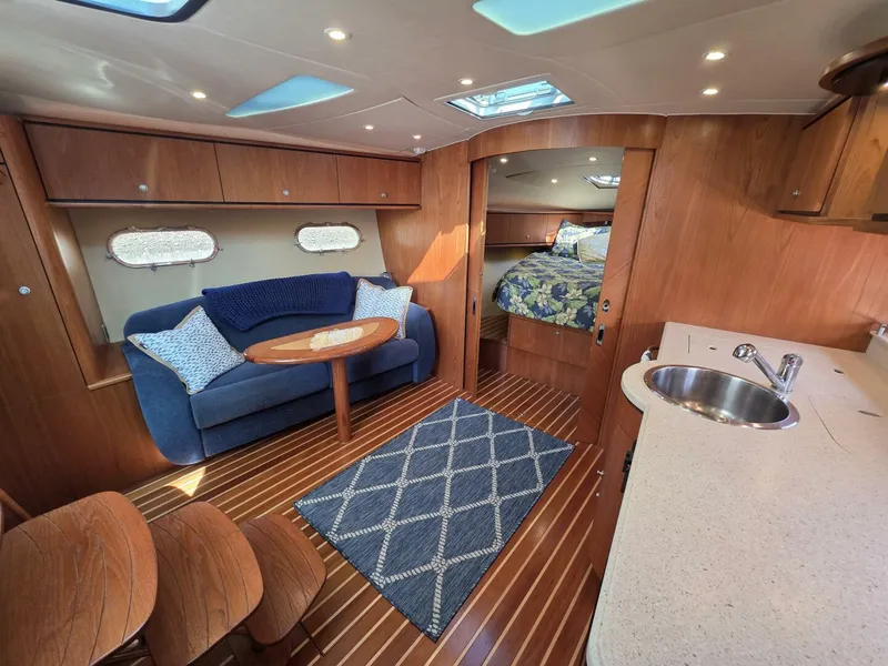 Slide: The Image of Tiara 3900 Sovran 2007 - 9