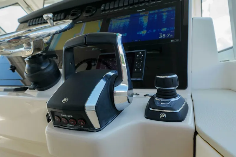 Slide: The Image of Boston Whaler 380 Realm 2022 - 26
