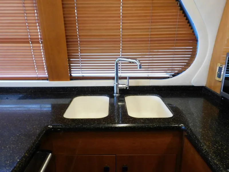 Slide: The Image of Carver Yachts 570 Voyager Pilothouse 2002 - 16