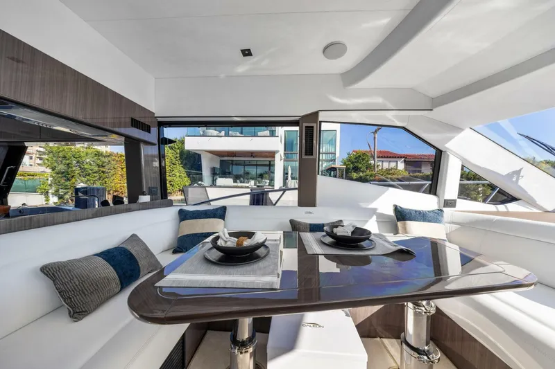 Slide: The Image of Galeon 50 FLY 2025 - 15