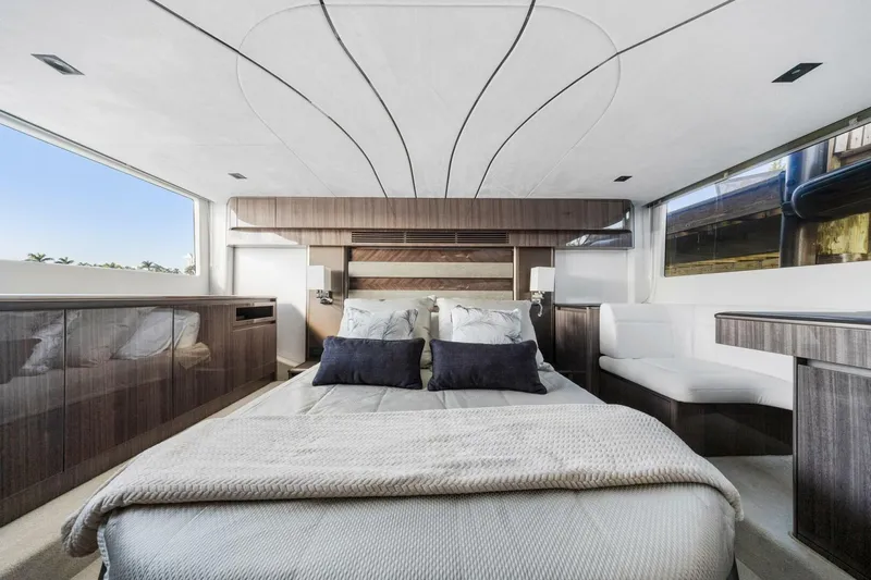 Slide: The Image of Galeon 50 FLY 2025 - 23
