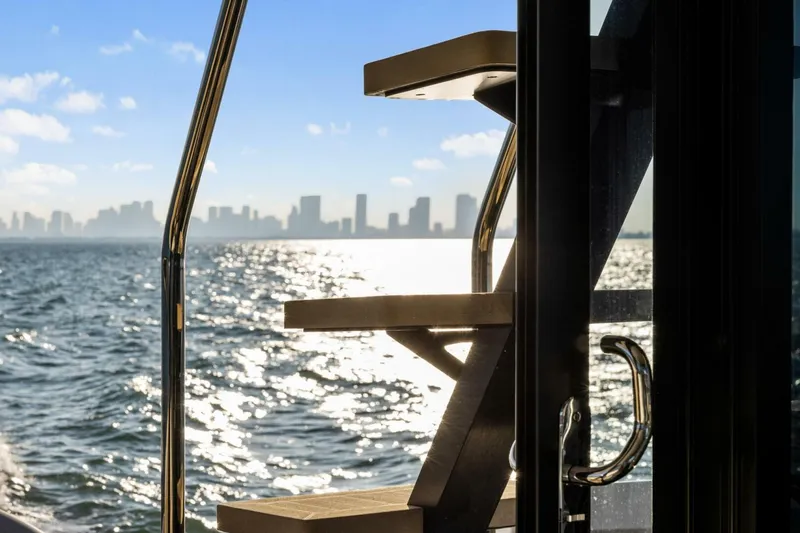 Slide: The Image of Galeon 50 FLY 2025 - 29