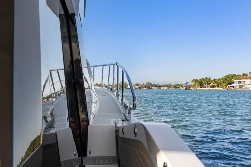 Slide: The Image of Galeon 50 FLY 2025 - 31