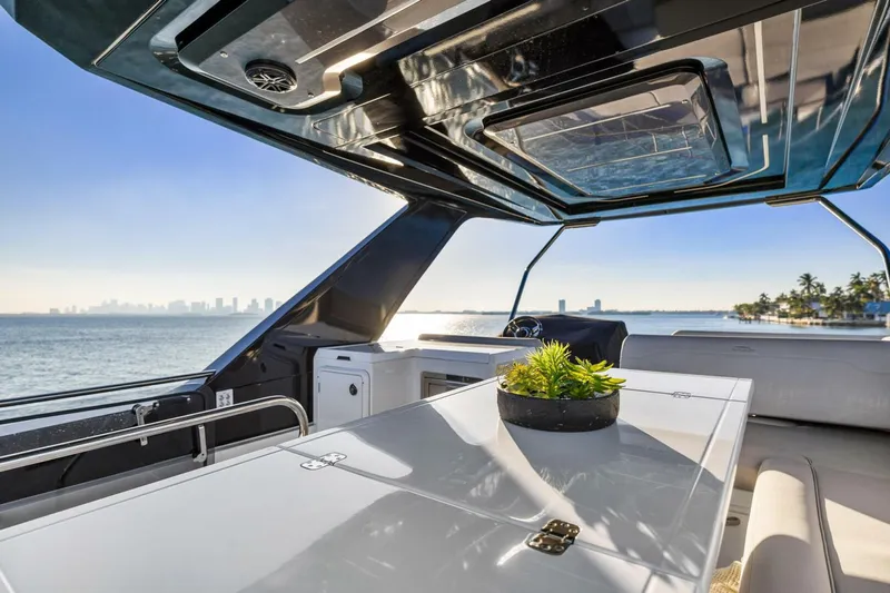 Slide: The Image of Galeon 50 FLY 2025 - 53
