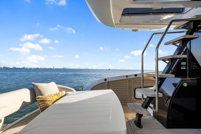 Slide: The Image of Galeon 50 FLY 2025 - 62