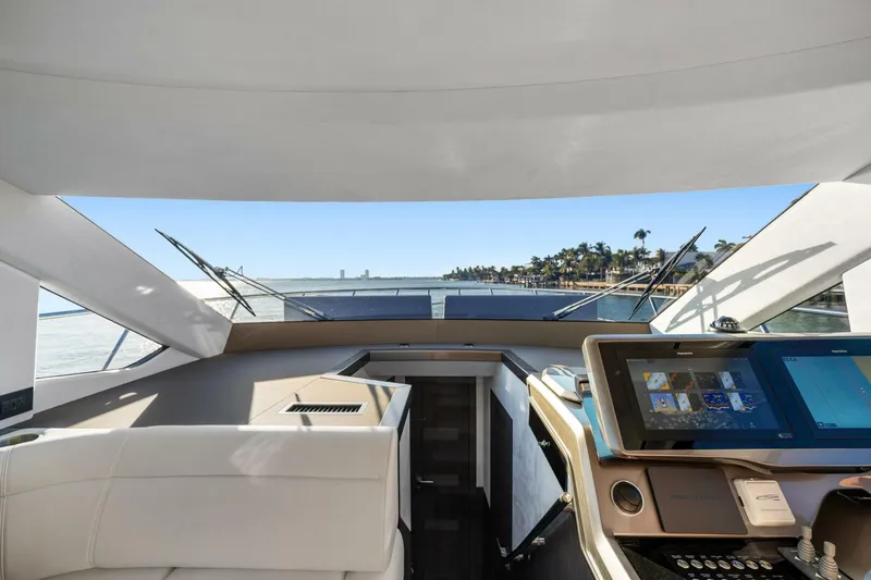 Slide: The Image of Galeon 50 FLY 2025 - 66