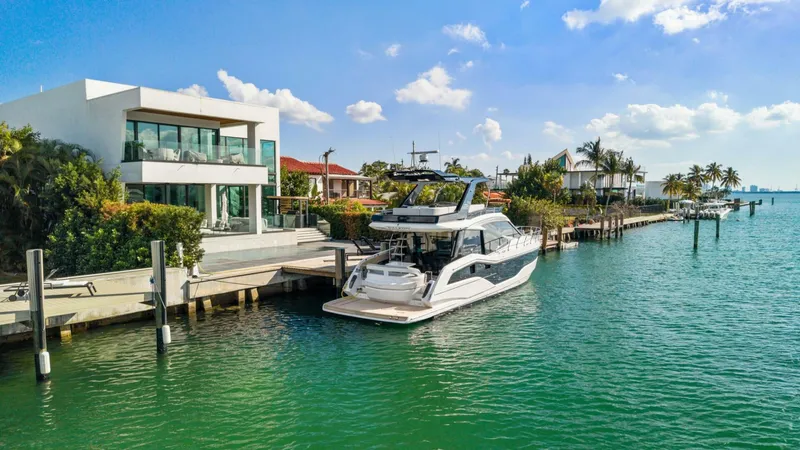 Slide: The Image of Galeon 50 FLY 2025 - 73