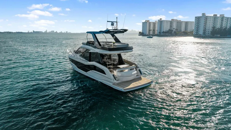 Slide: The Image of Galeon 50 FLY 2025 - 76