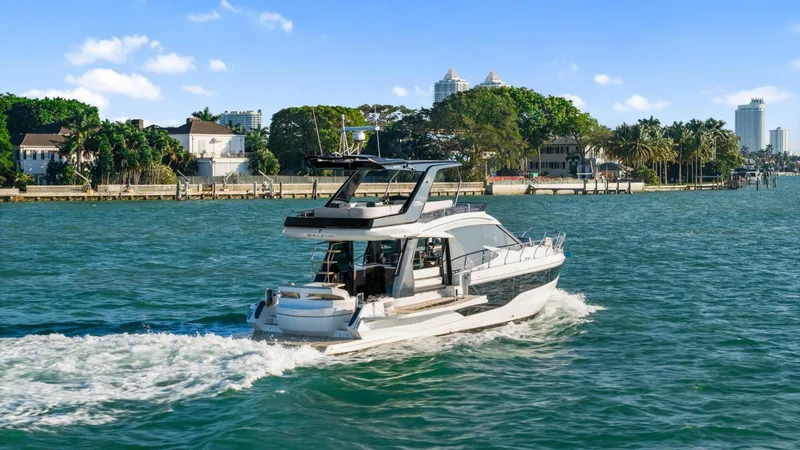 Slide: The Image of Galeon 50 FLY 2025 - 8