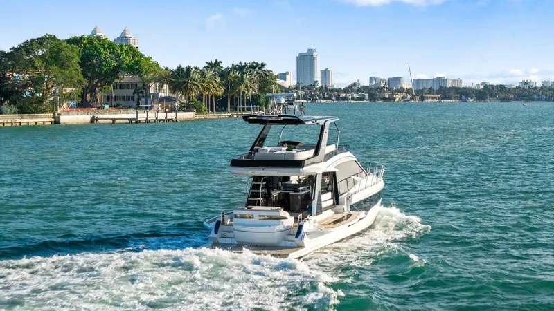 Slide: The Image of Galeon 50 FLY 2025 - 81