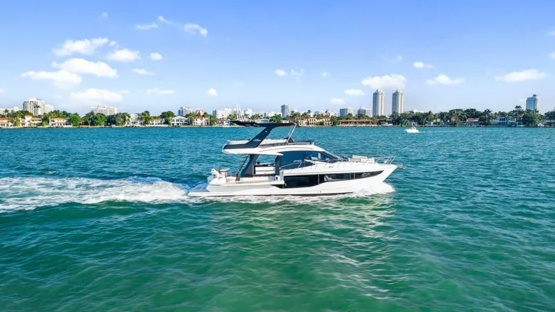 Slide: The Image of Galeon 50 FLY 2025 - 88