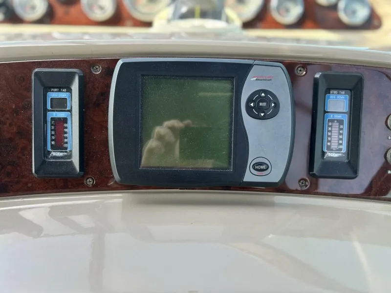 Slide: The Image of Wellcraft Excalibur 2004 - 24