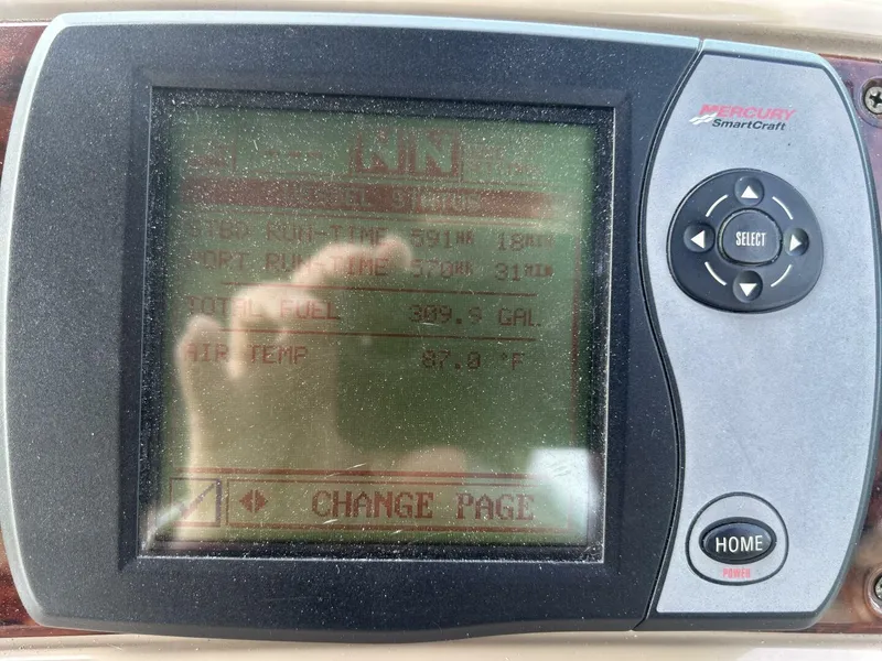 Slide: The Image of Wellcraft Excalibur 2004 - 27