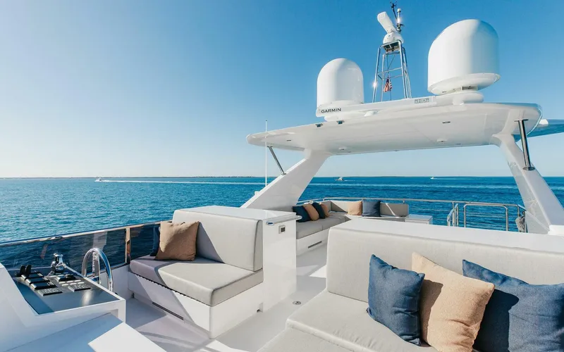 Slide: The Image of Horizon FD92 Tri-Deck 2022 - 23