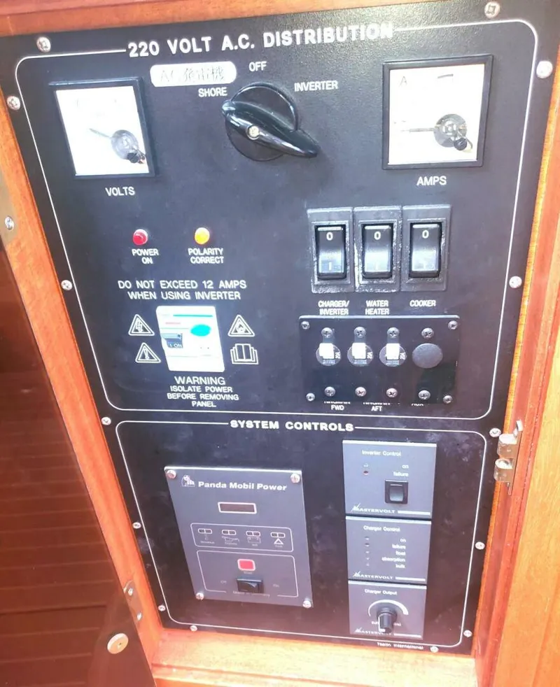Slide: The Image of Farr Pilothouse 2000 - 13