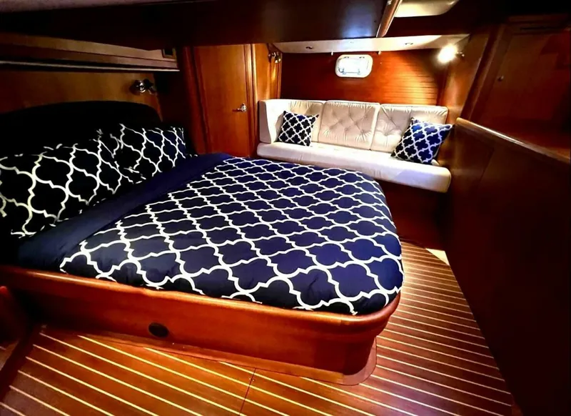 Slide: The Image of Farr Pilothouse 2000 - 14