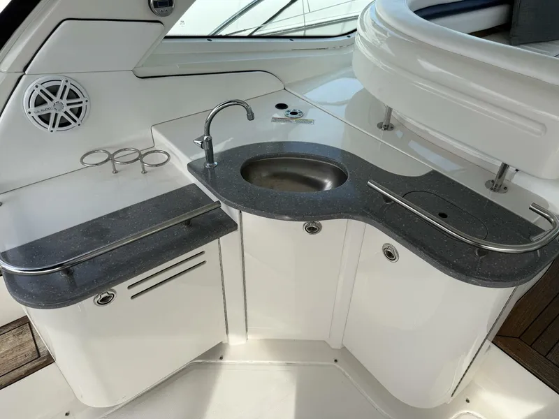 Slide: The Image of Sea Ray 48 Sundancer 2006 - 12