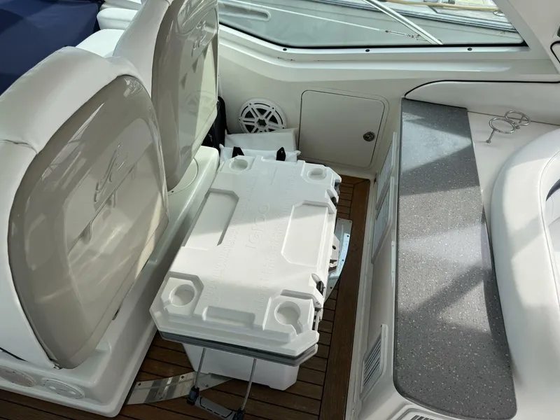 Slide: The Image of Sea Ray 48 Sundancer 2006 - 16