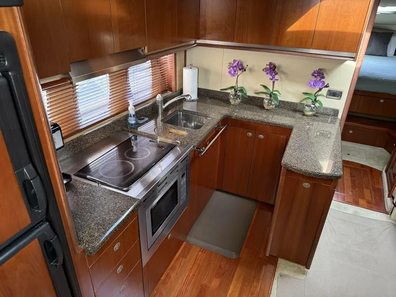 Slide: The Image of Sea Ray 48 Sundancer 2006 - 47