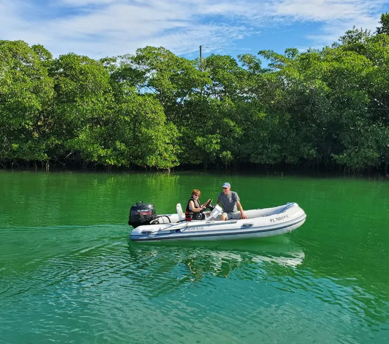 Slide: The Image of Sea Ray 48 Sundancer 2006 - 7