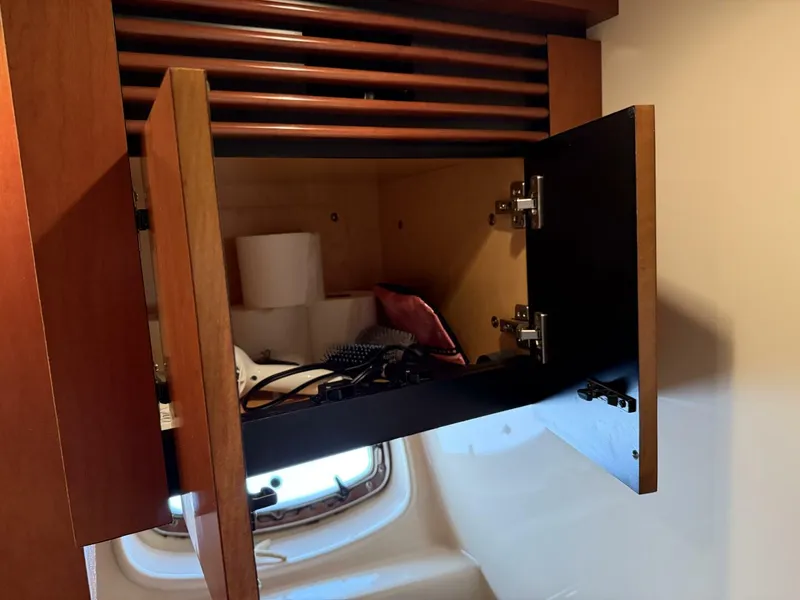 Slide: The Image of Sea Ray 48 Sundancer 2006 - 77