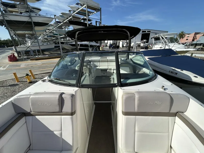 Slide: The Image of Sea Ray 270 SLX 2013 - 21