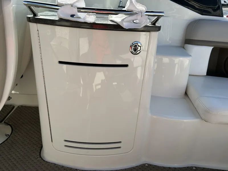 Slide: The Image of Sea Ray 270 SLX 2013 - 27